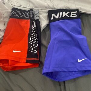 2 pack of nike pros!